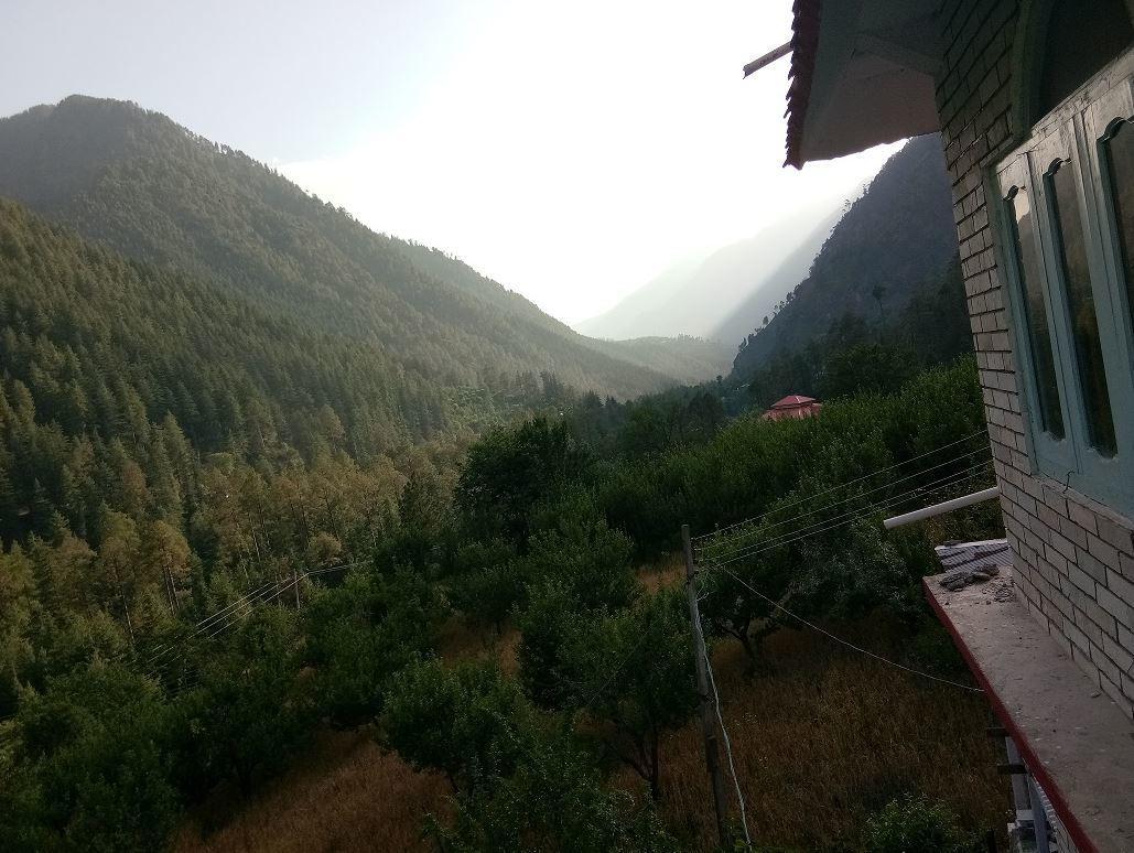 Moksha Hotel Kasol Eksteriør billede