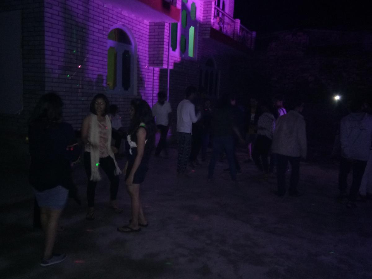 Moksha Hotel Kasol Eksteriør billede